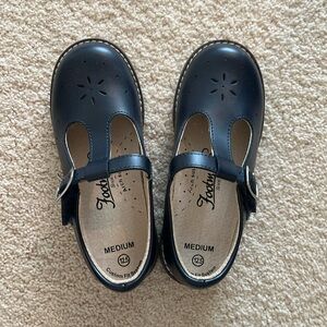 NWOT never worn footmates Mary Jane’s w/ Velcro strap and buckle for easy access
